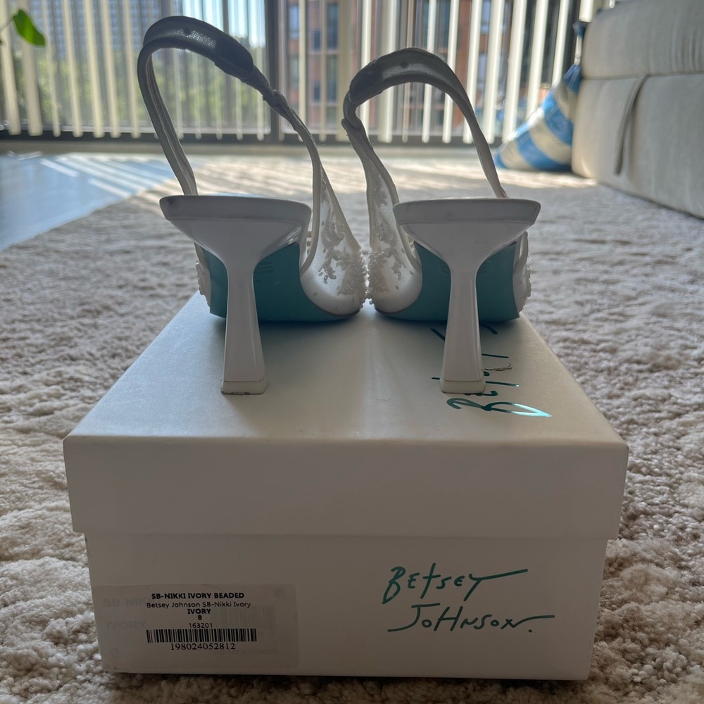 Betsy Johnson White Nikki Slingbacks - Picture 4 of 4